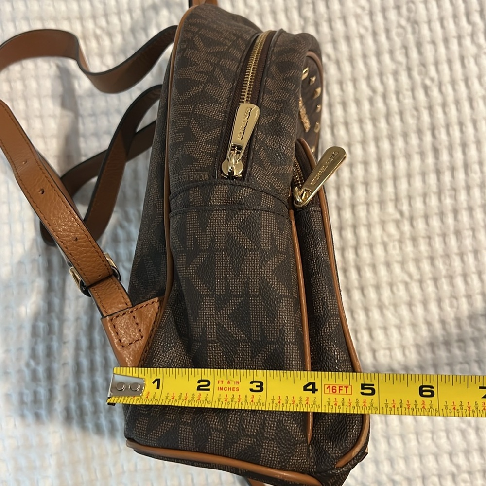 🛍️ Michael Kors Backpack - Picture 13 of 13